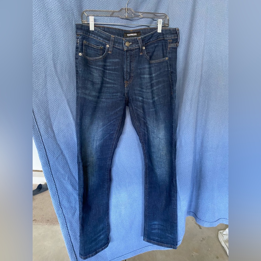 NEW! Express Slim Stretch distressed jeans 32x30